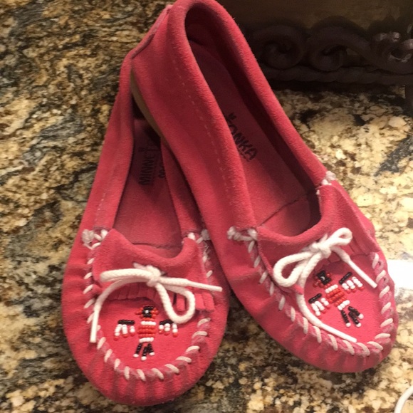Minnetonka Other - Minnetonka Pink Moccasin Size 2 Girls